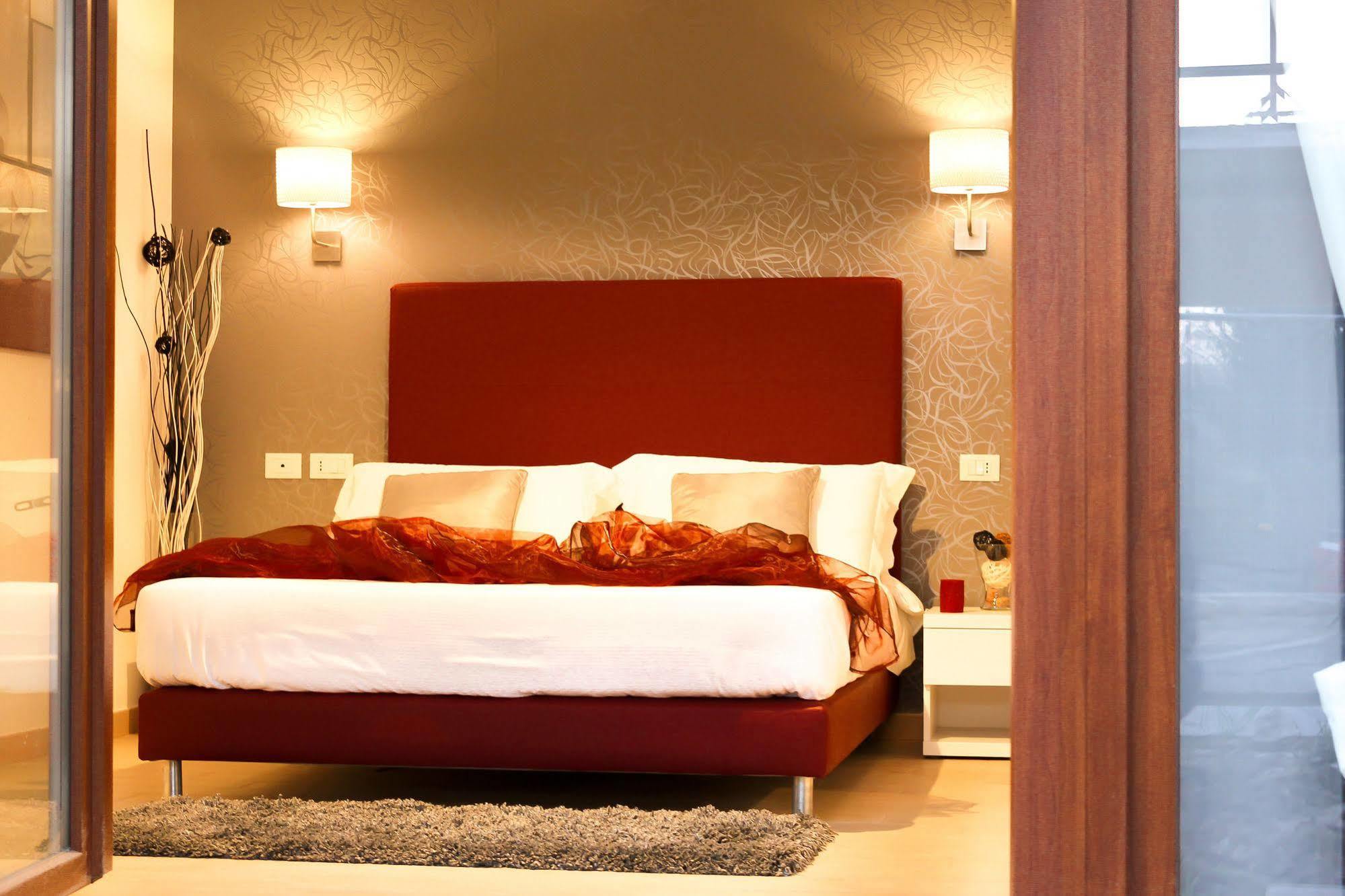 Hotel Rossovino Côme Esterno foto
